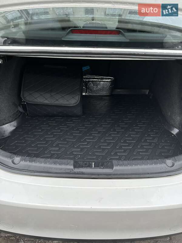 Седан Mazda 3 2015 в Івано-Франківську