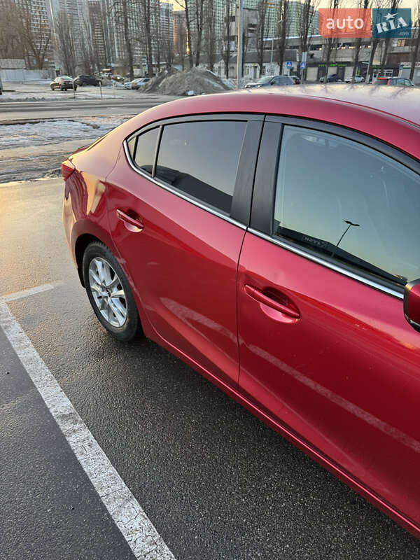 Седан Mazda 3 2016 в Киеве