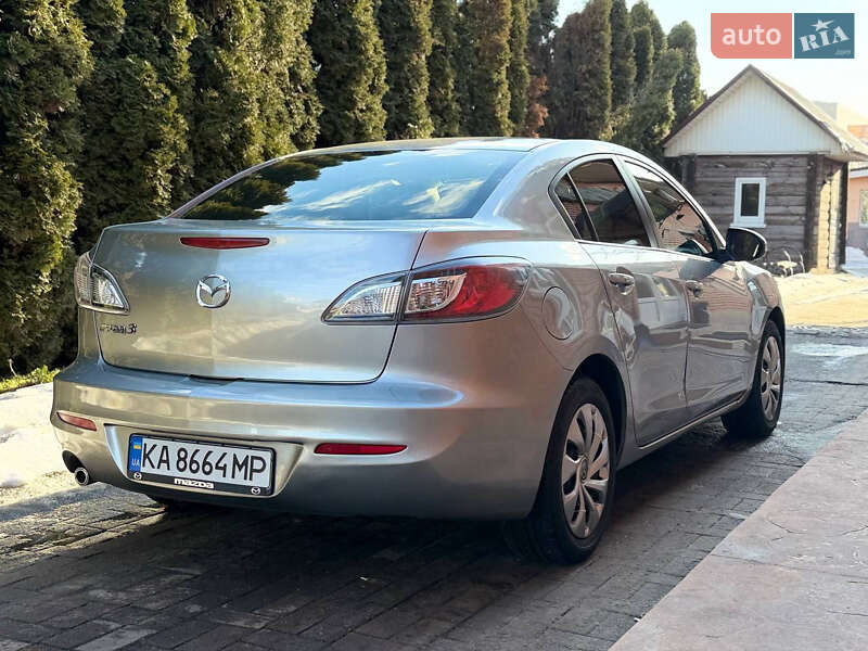 Седан Mazda 3 2013 в Києві
