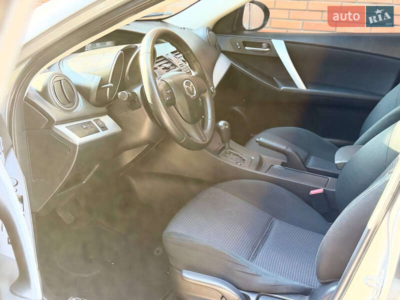 Седан Mazda 3 2013 в Києві