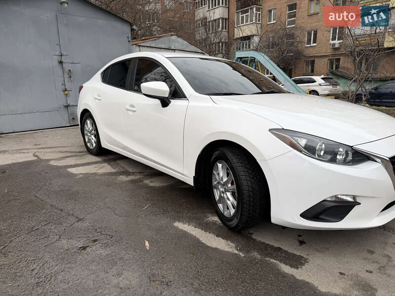 Седан Mazda 3 2016 в Полтаве