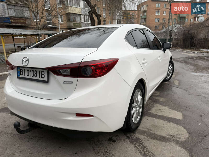 Седан Mazda 3 2016 в Полтаве