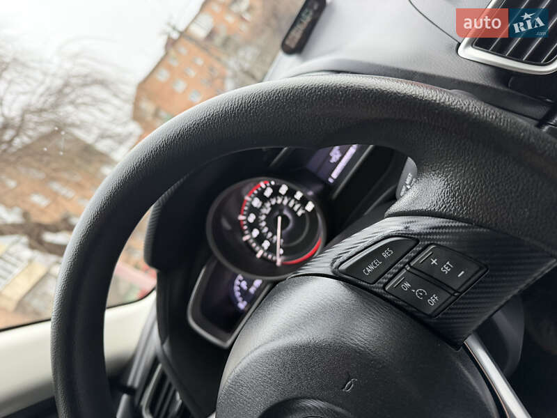 Седан Mazda 3 2016 в Полтаве