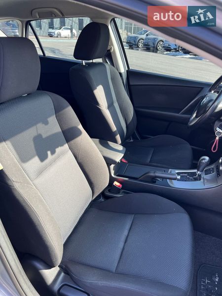Хэтчбек Mazda 3 2011 в Львове