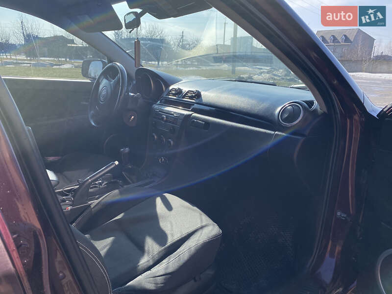 Седан Mazda 3 2006 в Теофіполі