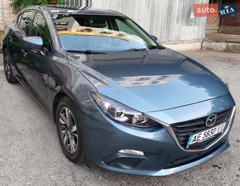 Седан Mazda 3 2015 в Днепре