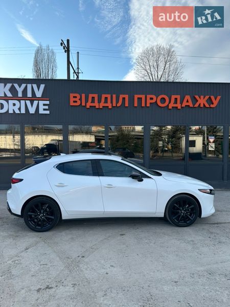 Хэтчбек Mazda 3 2024 в Киеве