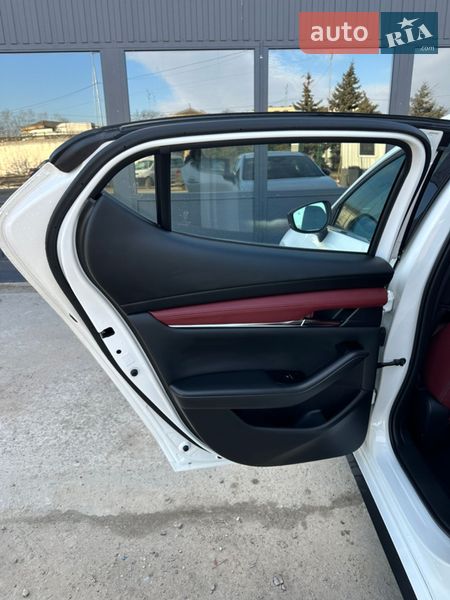 Хэтчбек Mazda 3 2024 в Киеве