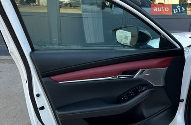 Хэтчбек Mazda 3 2024 в Киеве
