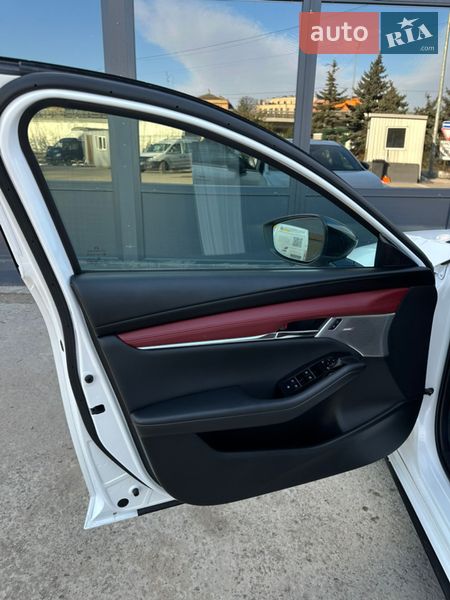 Хэтчбек Mazda 3 2024 в Киеве