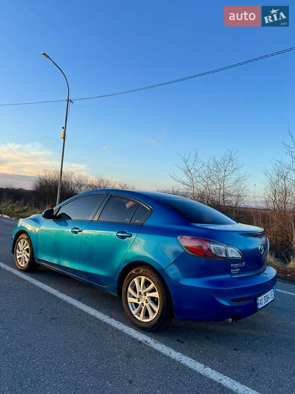 Mazda 3 2012