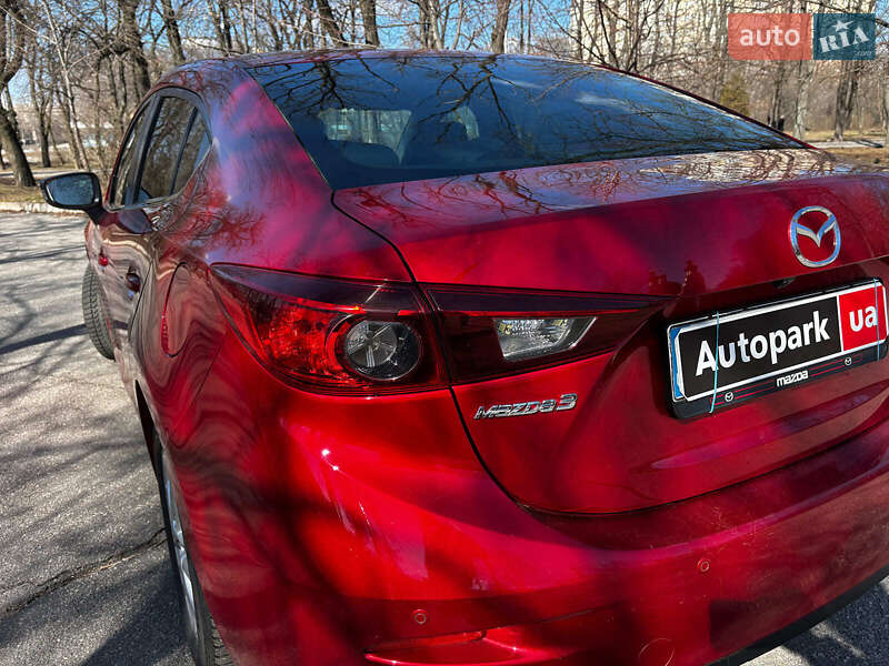 Седан Mazda 3 2016 в Запорожье