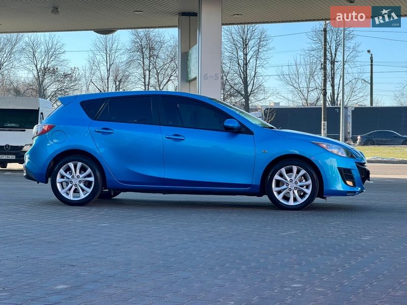 Хэтчбек Mazda 3 2010 в Житомире