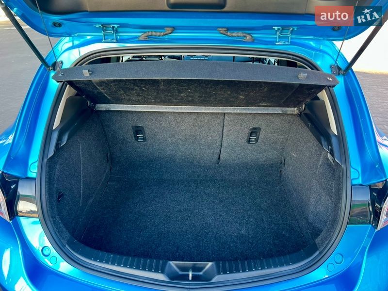 Хэтчбек Mazda 3 2010 в Житомире