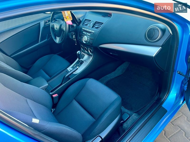 Хэтчбек Mazda 3 2010 в Житомире