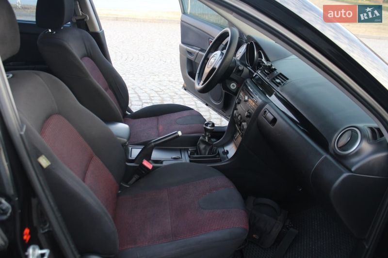 Седан Mazda 3 2006 в Жовкве