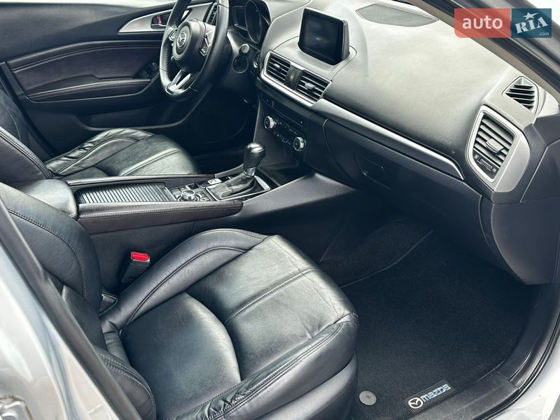 Седан Mazda 3 2016 в Виннице