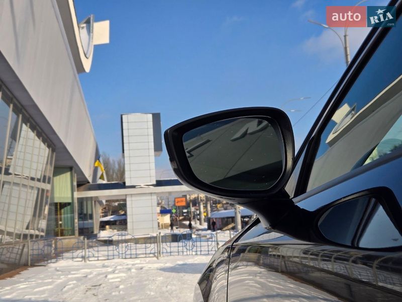 Седан Mazda 3 2019 в Киеве