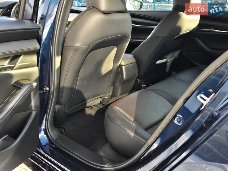 Седан Mazda 3 2019 в Киеве