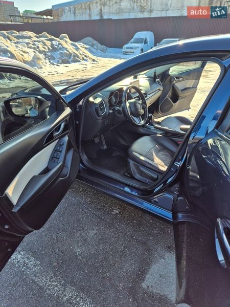 Седан Mazda 3 2015 в Киеве