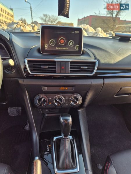 Седан Mazda 3 2015 в Киеве