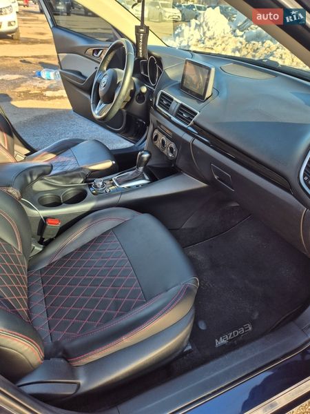 Седан Mazda 3 2015 в Киеве