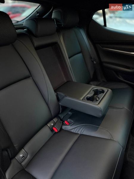 Хетчбек Mazda 3 2024 в Дніпрі