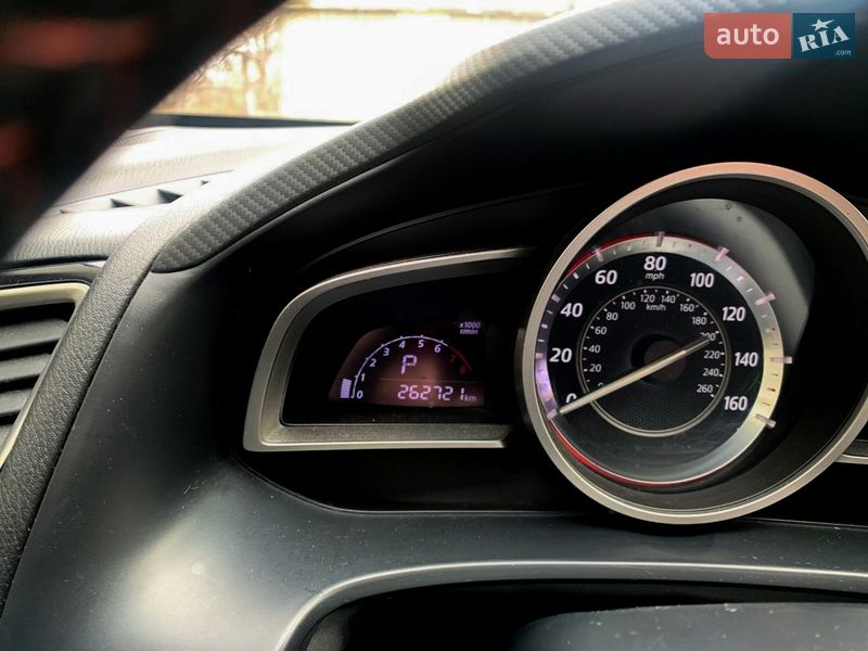 Седан Mazda 3 2015 в Запоріжжі