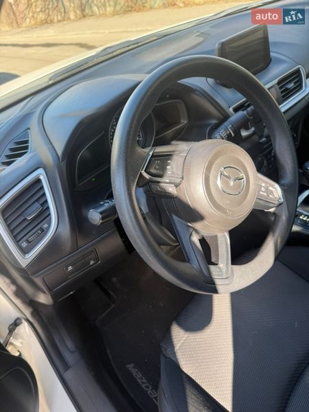 Седан Mazda 3 2018 в Рівному