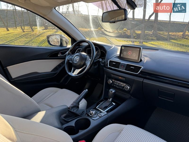 Седан Mazda 3 2016 в Києві