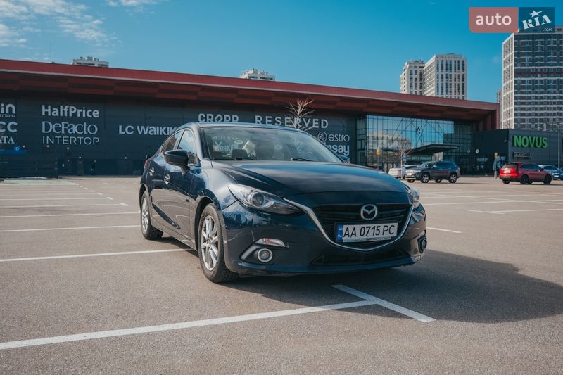 Хэтчбек Mazda 3 2016 в Киеве