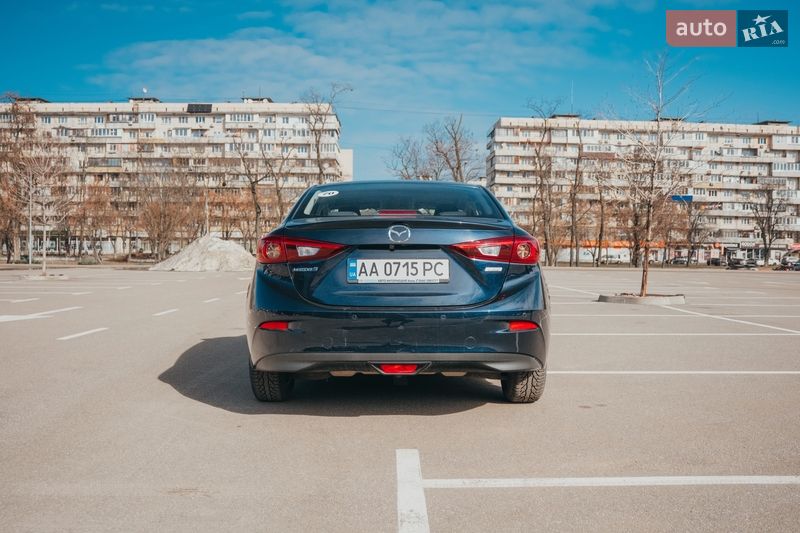 Хэтчбек Mazda 3 2016 в Киеве