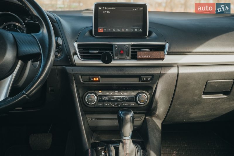 Хэтчбек Mazda 3 2016 в Киеве