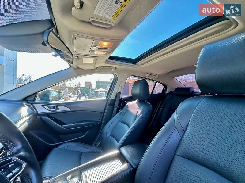 Седан Mazda 3 2018 в Києві