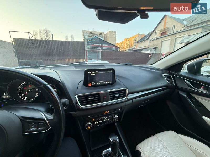 Седан Mazda 3 2017 в Києві