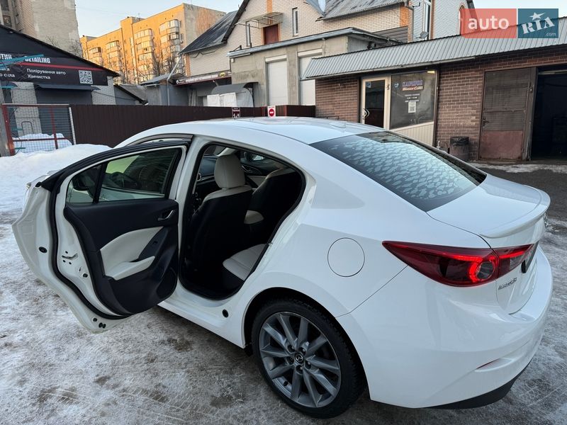 Седан Mazda 3 2017 в Києві