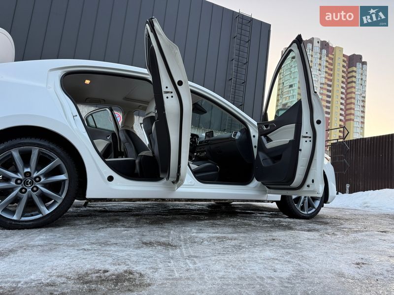 Седан Mazda 3 2017 в Києві