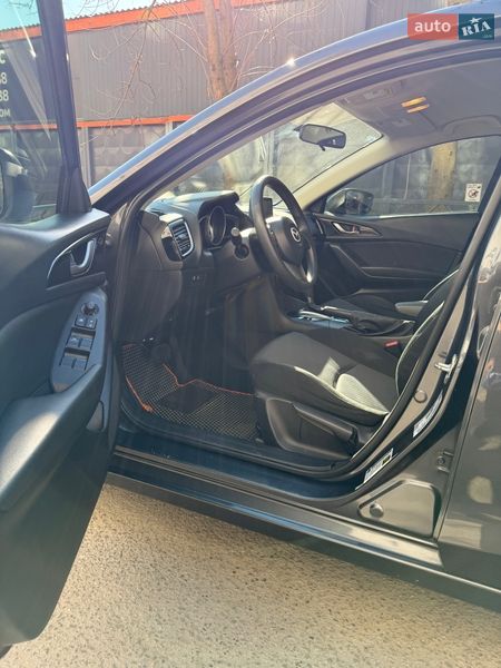Хэтчбек Mazda 3 2015 в Киеве