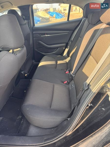 Седан Mazda 3 2019 в Львові