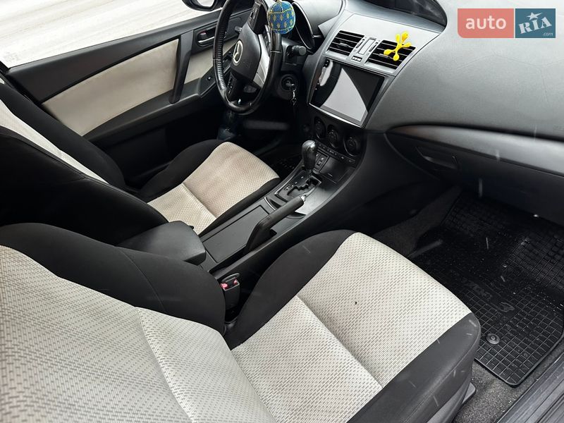Седан Mazda 3 2011 в Кропивницькому