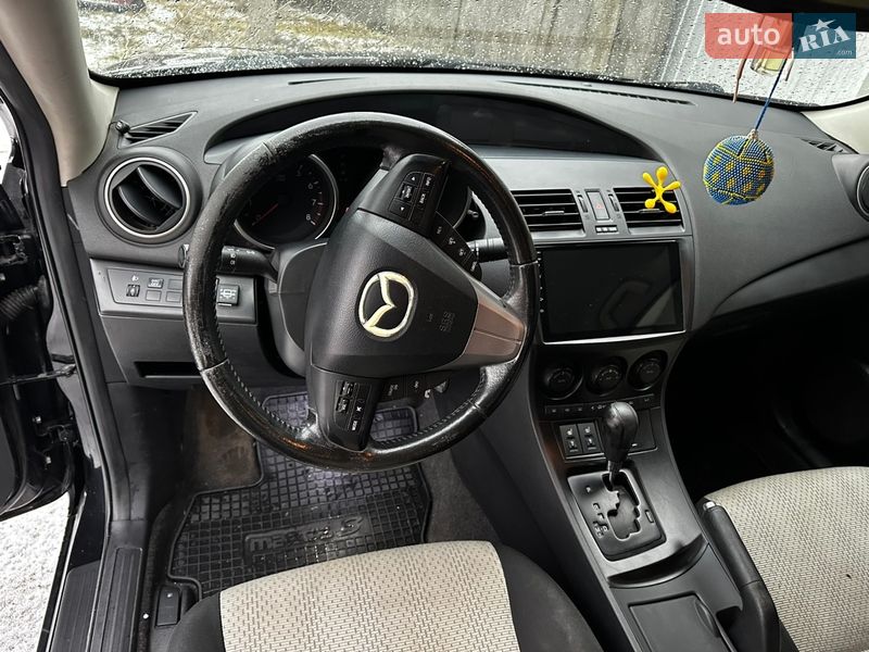 Седан Mazda 3 2011 в Кропивницькому