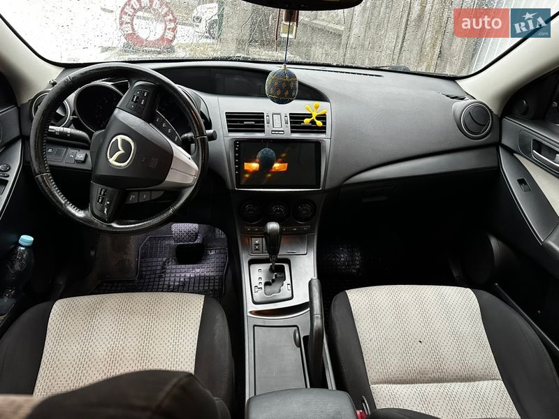 Седан Mazda 3 2011 в Кропивницькому