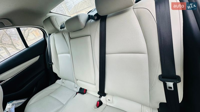 Седан Mazda 3 2019 в Кропивницькому