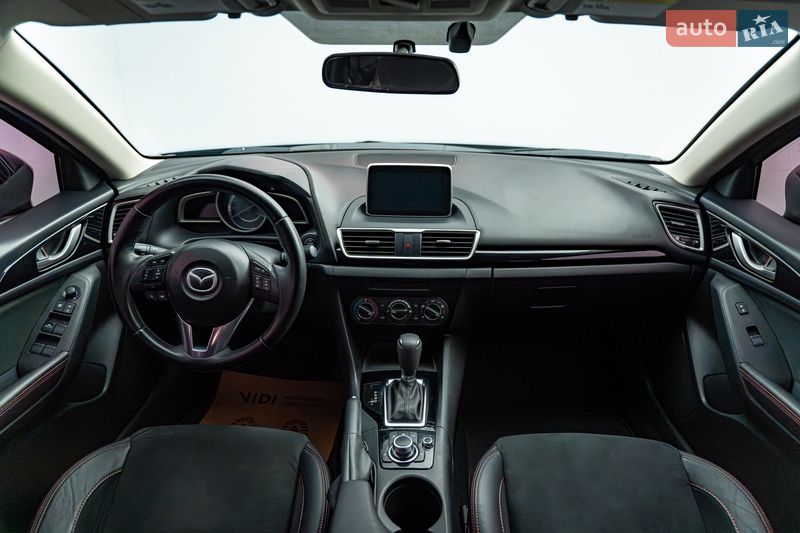 Седан Mazda 3 2016 в Киеве