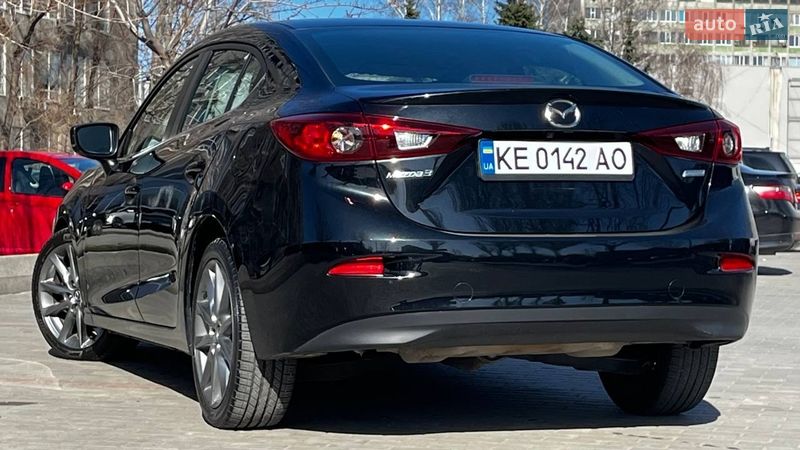 Седан Mazda 3 2018 в Днепре