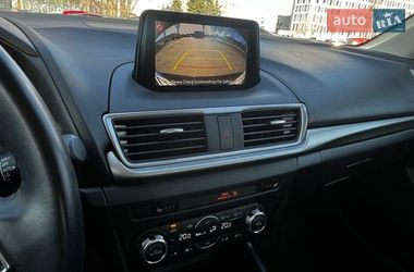 Седан Mazda 3 2018 в Днепре
