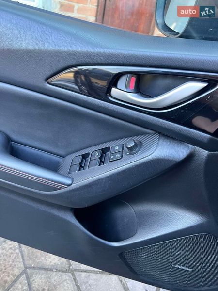 Седан Mazda 3 2015 в Полтаве