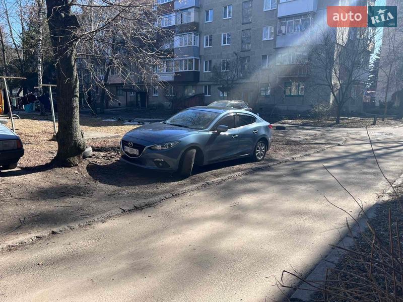 Седан Mazda 3 2015 в Полтаве