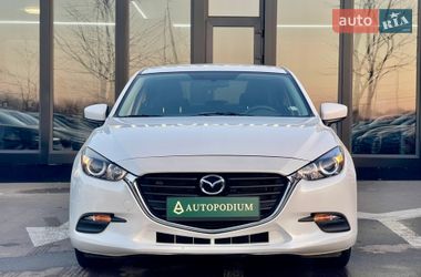 Седан Mazda 3 2017 в Киеве