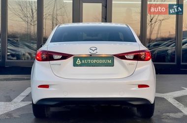 Седан Mazda 3 2017 в Киеве